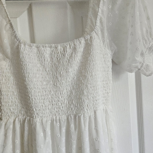 Le Lis White Puff Sleeve Sundress - Picture 7 of 7